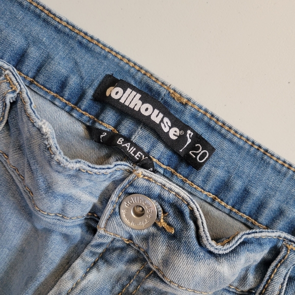 Distressed Jeans - Picture 2 of 3